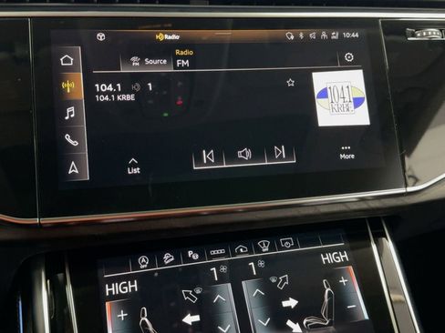 Used 2023 Audi Q8 Prestige w/ Prestige Package image 23