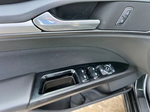 Used 2015 Ford Fusion SE image 13