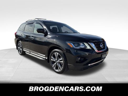 Used 2018 Nissan Pathfinder Platinum image 1