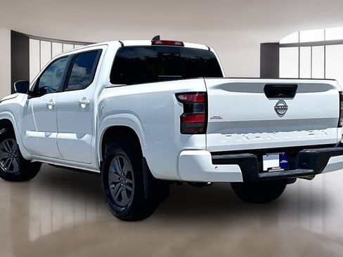 Used 2025 Nissan Frontier SV RWD image 4