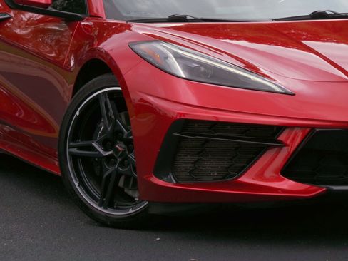 Used 2021 Chevrolet Corvette Stingray Coupe w/ 1LT RWD image 17