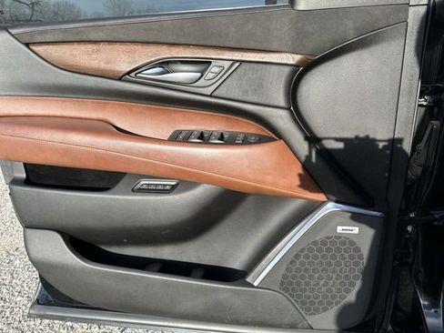 Used 2017 Cadillac Escalade Premium Luxury image 23