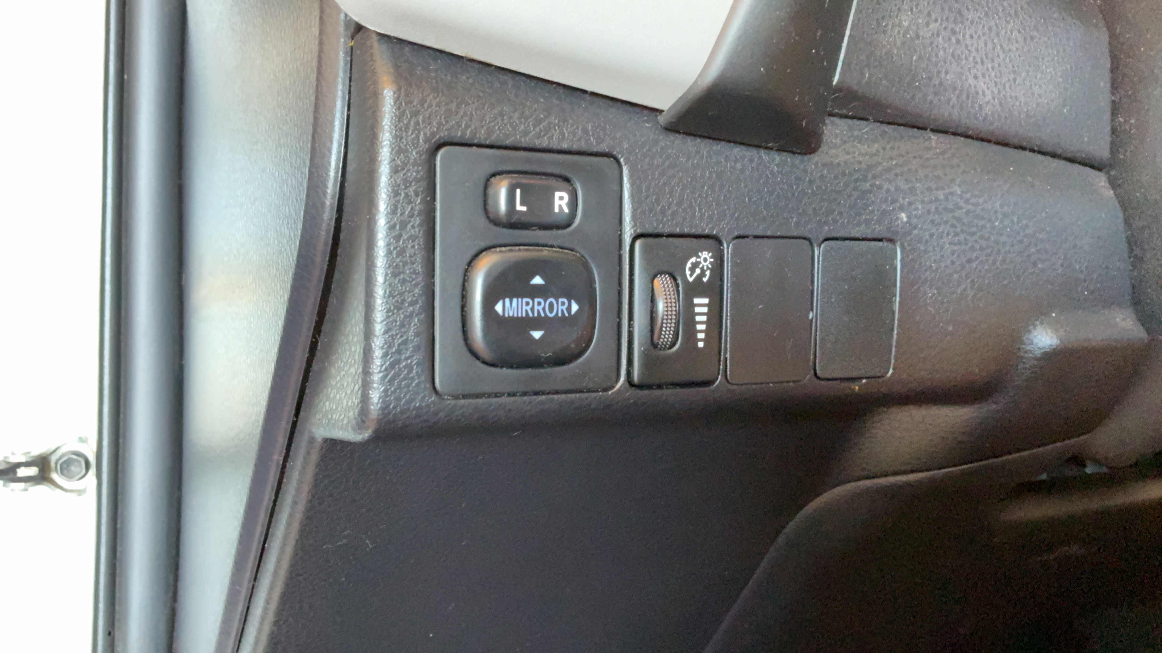 Used 2018 Toyota Corolla LE w/ LE Premium Package FWD image 15
