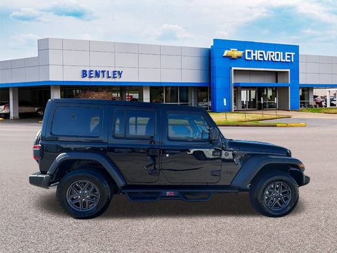 Used 2025 Jeep Wrangler Sport S image 6