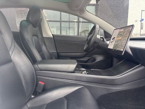 Used 2019 Tesla Model 3 Standard Range Plus image 11