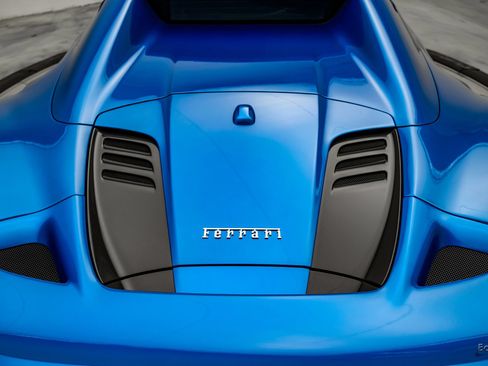 Used 2023 Ferrari F8 Tributo RWD image 21