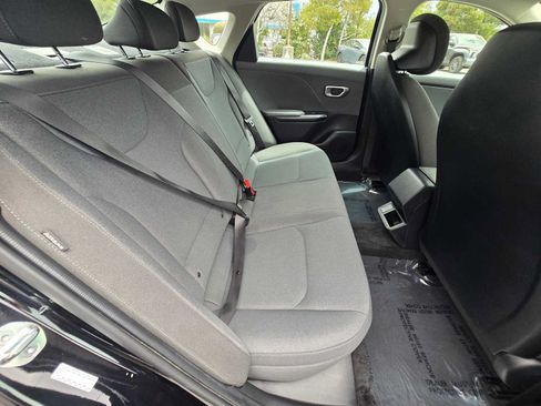 Used 2025 Kia K4 FWD image 12