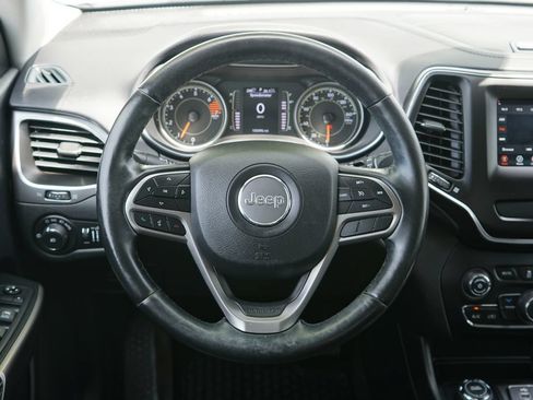 Used 2019 Jeep Cherokee Latitude Plus w/ Cold Weather Group AWD/4WD image 14