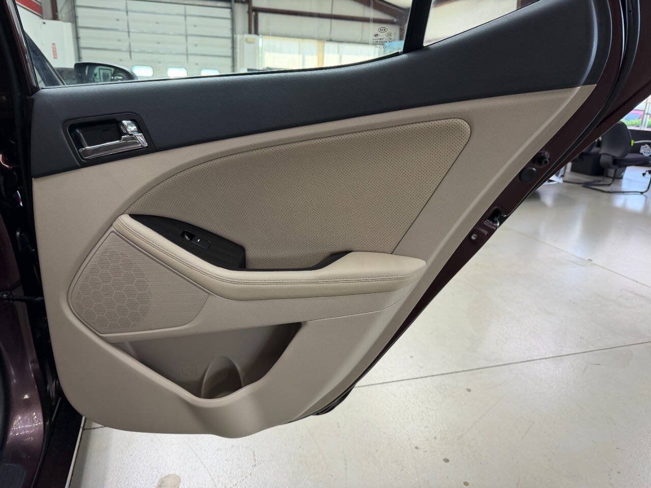 Used 2012 Kia Optima EX FWD image 14