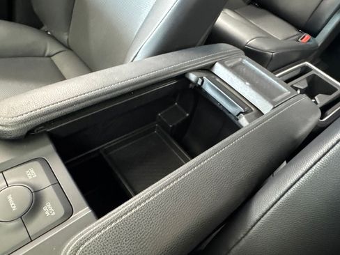 Used 2025 Toyota Grand Highlander AWD image 30