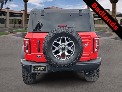 Used 2023 Ford Bronco Badlands image 7