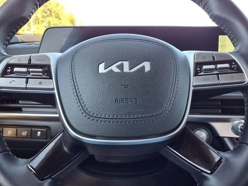 Used 2025 Kia Telluride S AWD/4WD image 17