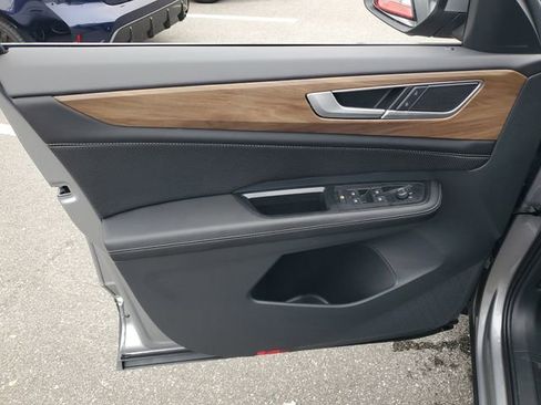 New 2026 Volkswagen Atlas SE image 14