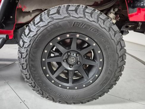 Used 2019 Jeep Wrangler Unlimited Sahara w/ Quick Order Package 24M Moab AWD/4WD image 11