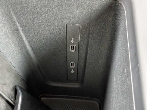 Certified 2026 Volkswagen Tiguan SE R-Line FWD image 30