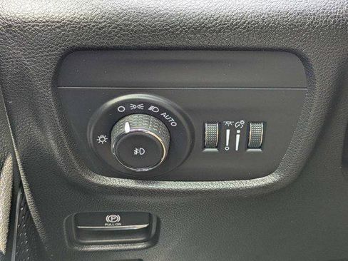 Certified 2023 Jeep Grand Cherokee Limited RWD image 26
