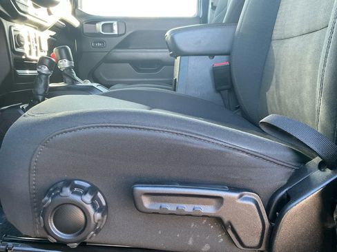 Used 2023 Jeep Wrangler Sahara image 23