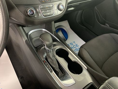 Used 2021 Chevrolet Malibu LT image 25