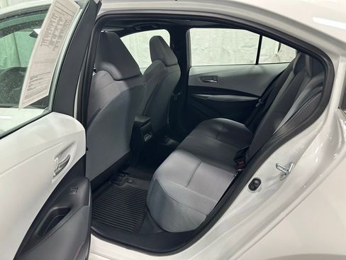 Used 2025 Toyota Corolla SE w/ SE Premium Package image 41