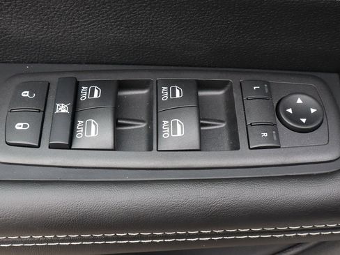 New 2026 Chrysler Pacifica Select image 10