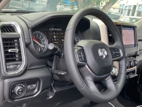 Certified 2022 RAM 1500 Laramie image 33
