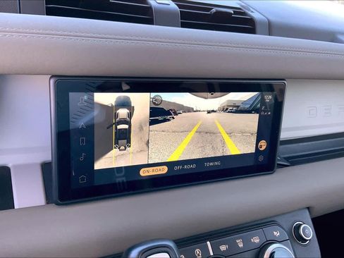 Used 2021 Land Rover Defender 110 SE image 24