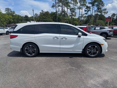 Used 2022 Honda Odyssey Elite image 3