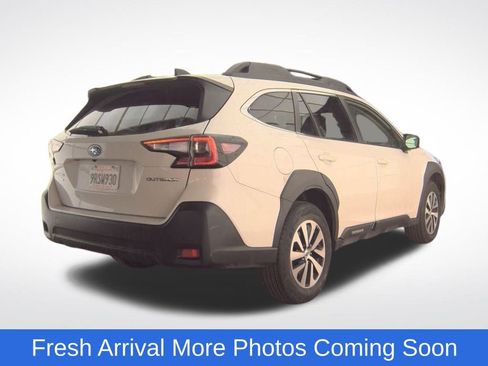 Used 2025 Subaru Outback Premium image 5
