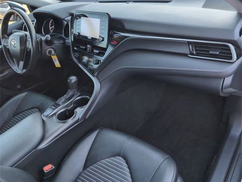 Used 2024 Toyota Camry SE image 25