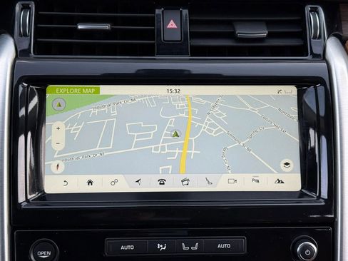 Used 2018 Land Rover Discovery HSE Luxury image 22