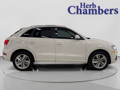 Used 2017 Audi Q3 2.0T Premium image 2