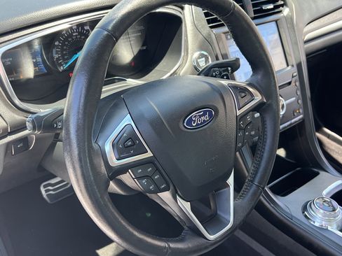 Used 2017 Ford Fusion Titanium FWD image 23