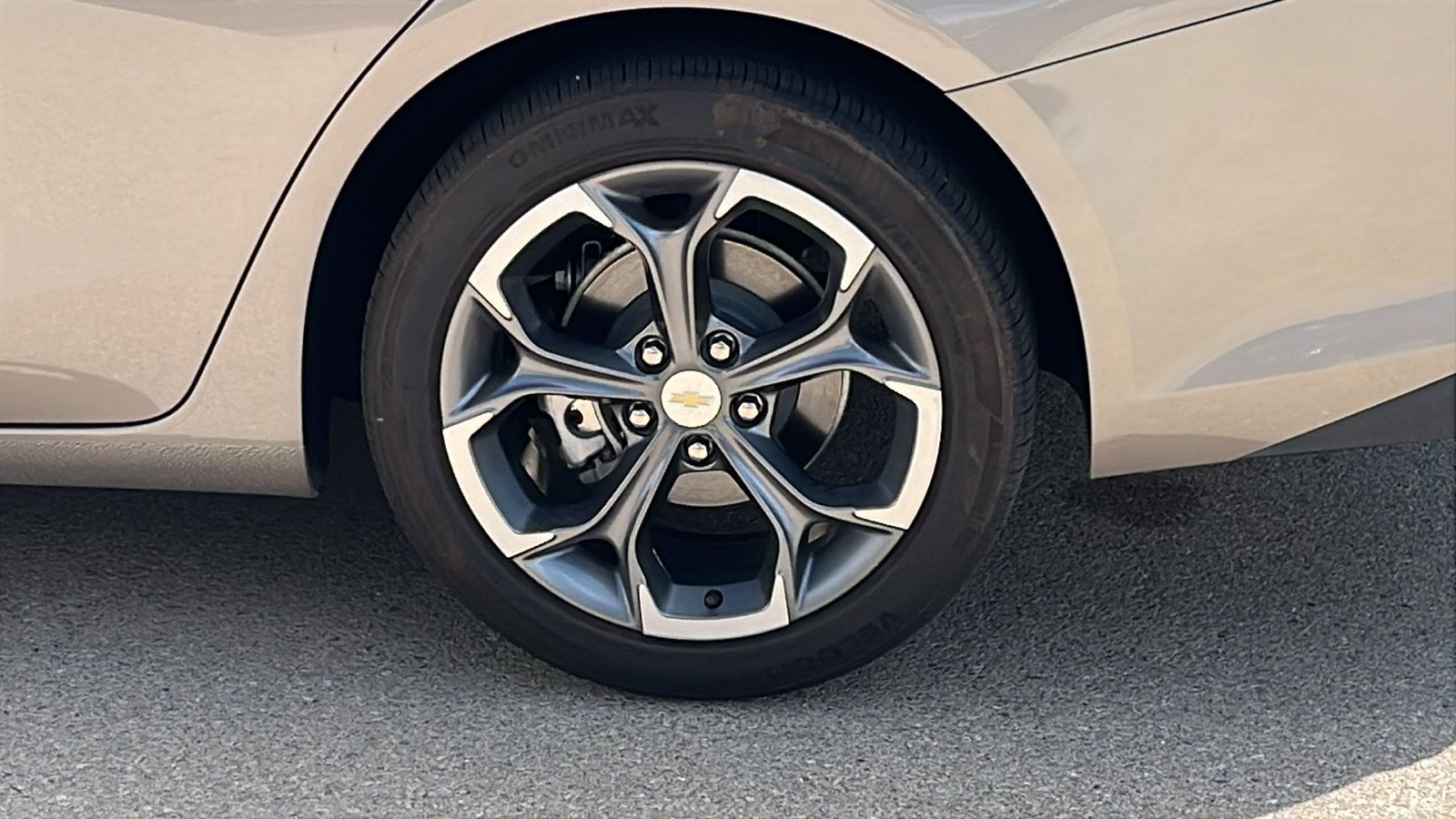 Used 2023 Chevrolet Malibu LT w/ Driver Confidence Package FWD image 5