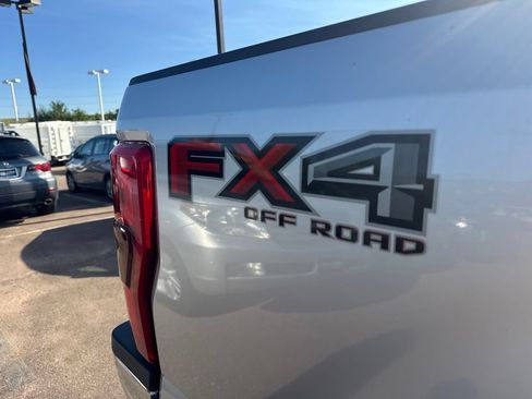 Used 2019 Ford F350 XLT w/ XLT Premium Package AWD/4WD image 11