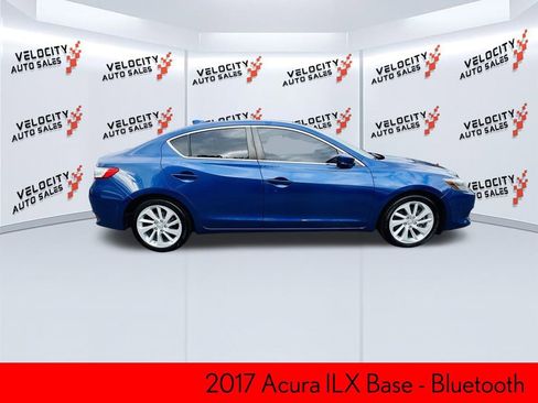 Used 2017 Acura ILX 2.4L image 2