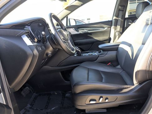 Used 2025 Cadillac XT5 Premium Luxury image 17