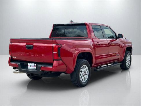 Certified 2025 Toyota Tacoma SR5 AWD/4WD image 5