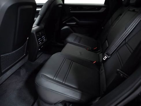 Certified 2026 Porsche Cayenne S AWD/4WD image 35