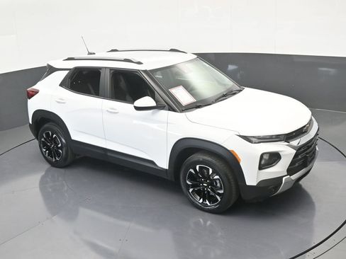 Used 2022 Chevrolet TrailBlazer LT w/ Driver Confidence Package image 47