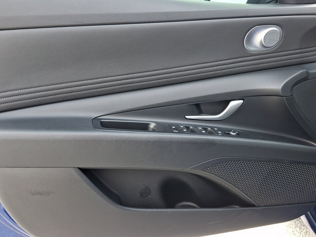 Certified 2023 Hyundai Elantra Limited FWD image 11