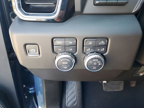 Used 2025 GMC Sierra 2500 Denali Ultimate w/ Max Trailering Package image 32