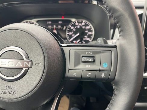 New 2025 Nissan Pathfinder SL image 16