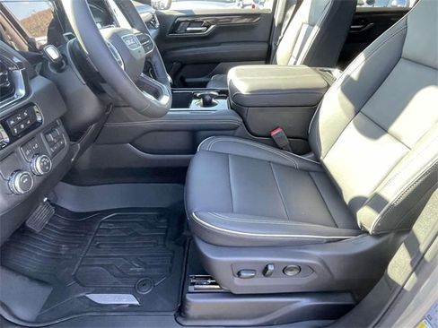 New 2026 GMC Yukon XL Elevation w/ Elevation Premium Package image 12