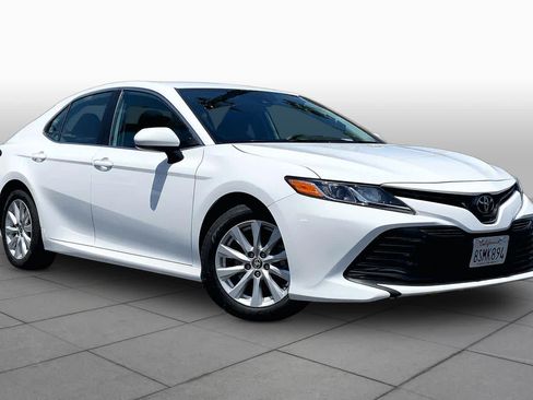 Used 2020 Toyota Camry LE FWD image 2