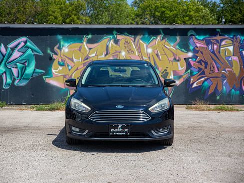 Used 2015 Ford Focus Titanium FWD image 22