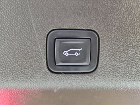 Certified 2024 Cadillac Escalade Sport w/ LPO, ONYX Package image 9