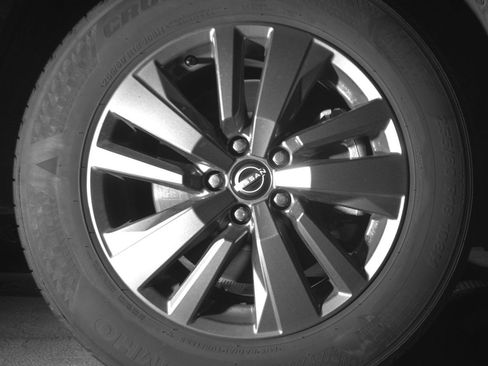 Used 2025 Nissan Pathfinder SV image 13