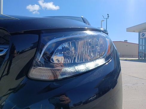 Used 2019 Mercedes-Benz GLC 300 image 4