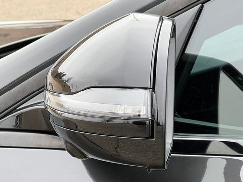 Used 2023 Mercedes-Benz E 350 4MATIC Sedan image 41