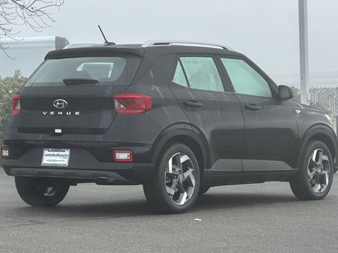 New 2026 Hyundai Venue SEL image 4